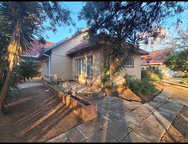3 BEDROOM FREESTANDING FOR SALE IN IRENE PARK